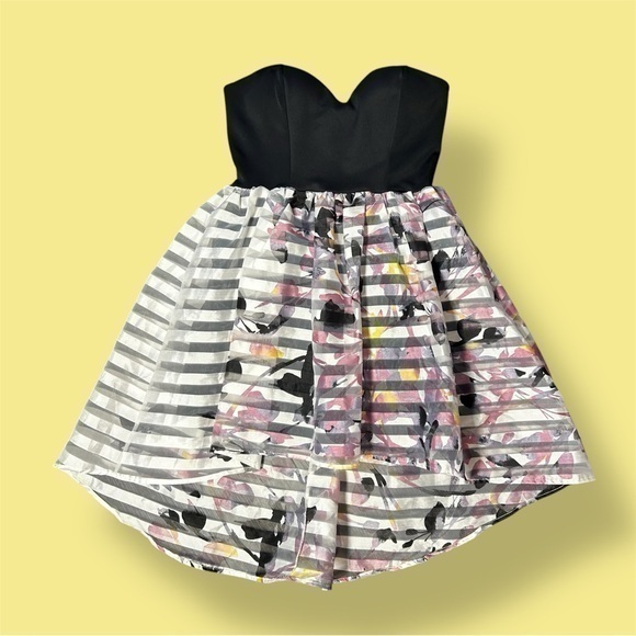 Hot Gal Dresses & Skirts - Pink White Black Strapless Party Dress Large